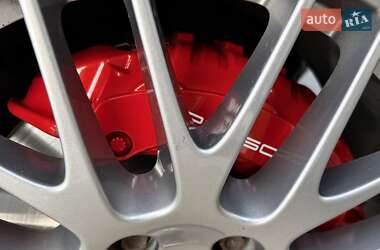 Внедорожник / Кроссовер Porsche Cayenne 2013 в 