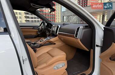 Внедорожник / Кроссовер Porsche Cayenne 2013 в 
