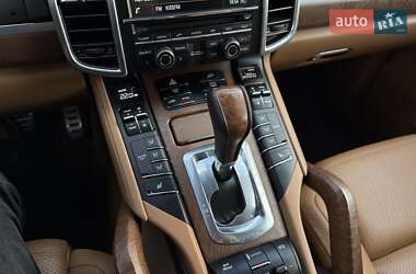 Внедорожник / Кроссовер Porsche Cayenne 2013 в 