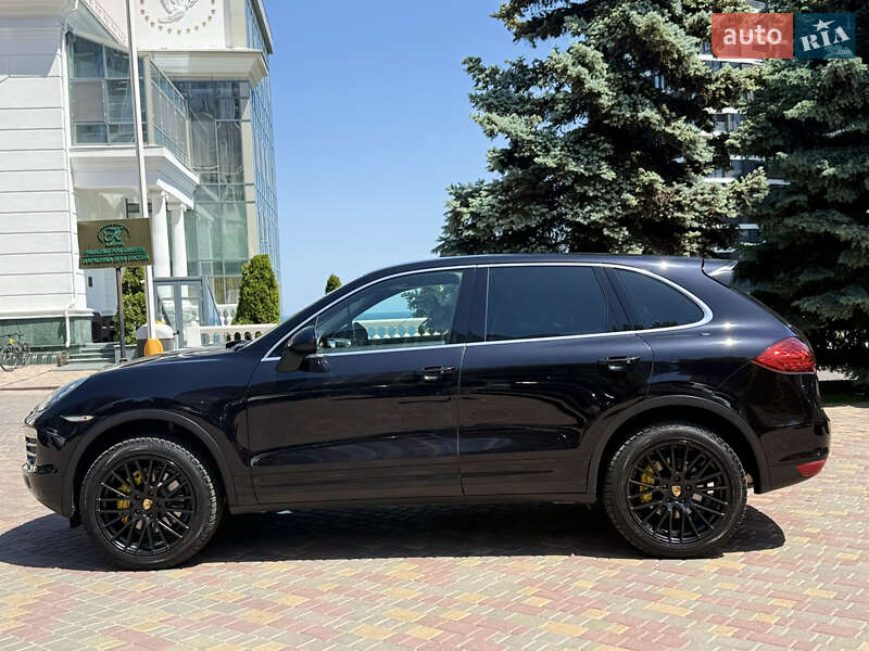 Позашляховик / Кросовер Porsche Cayenne 2010 в Одесі