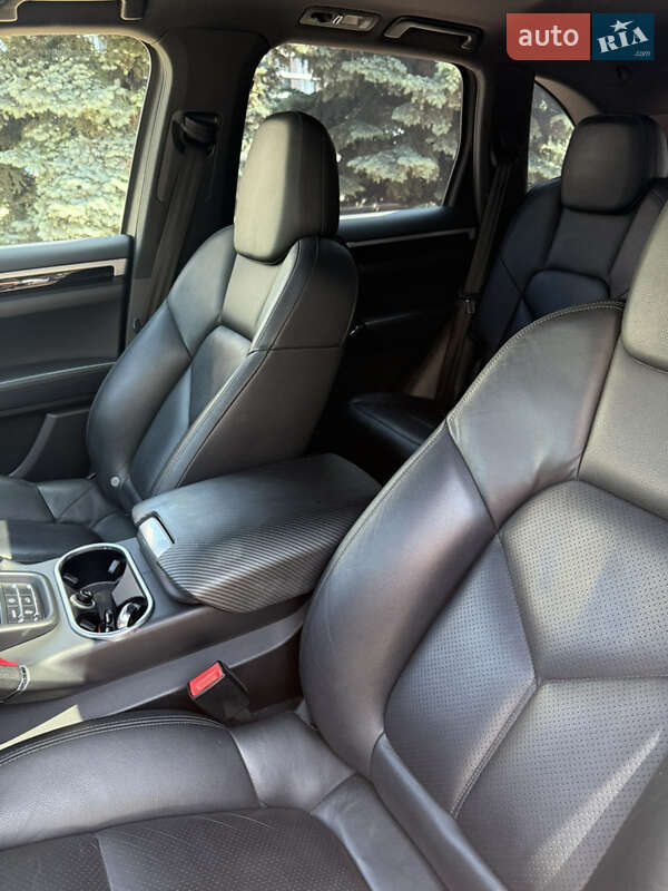 Позашляховик / Кросовер Porsche Cayenne 2010 в Одесі