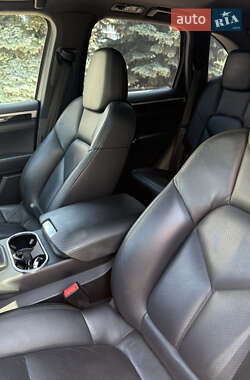 Внедорожник / Кроссовер Porsche Cayenne 2010 в 