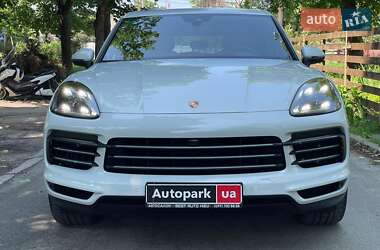 Внедорожник / Кроссовер Porsche Cayenne 2021 в 