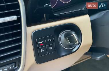 Внедорожник / Кроссовер Porsche Cayenne 2021 в 