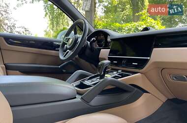 Внедорожник / Кроссовер Porsche Cayenne 2021 в 