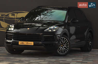 Внедорожник / Кроссовер Porsche Cayenne 2018 в 