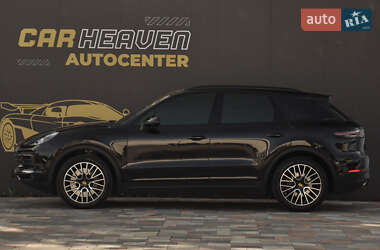 Внедорожник / Кроссовер Porsche Cayenne 2018 в 