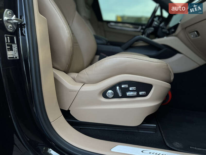 Внедорожник / Кроссовер Porsche Cayenne 2018 в Киеве