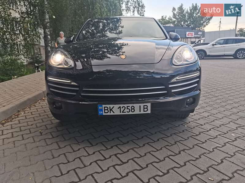 Позашляховик / Кросовер Porsche Cayenne 2014 в Тернополі