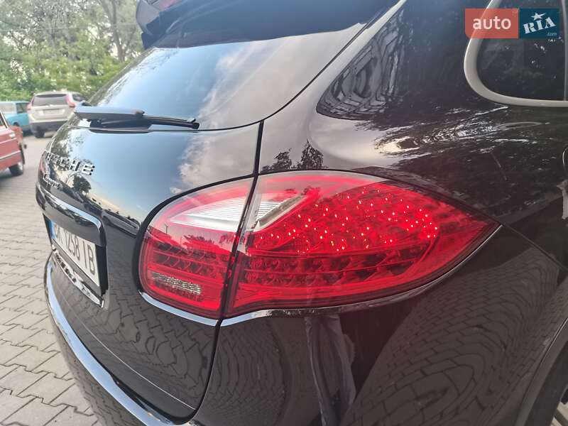 Позашляховик / Кросовер Porsche Cayenne 2014 в Тернополі
