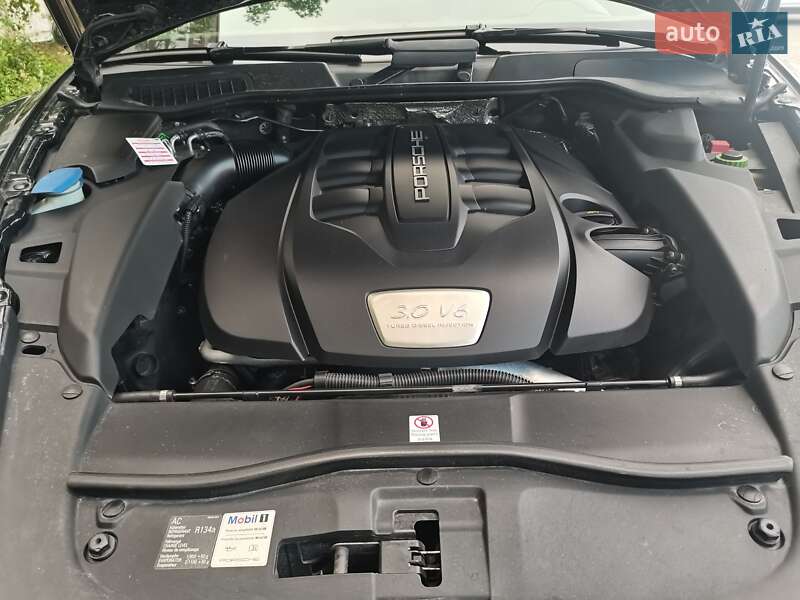 Позашляховик / Кросовер Porsche Cayenne 2014 в Тернополі