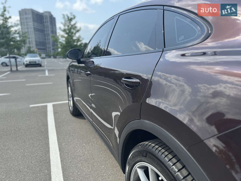 Позашляховик / Кросовер Porsche Cayenne 2019 в Києві