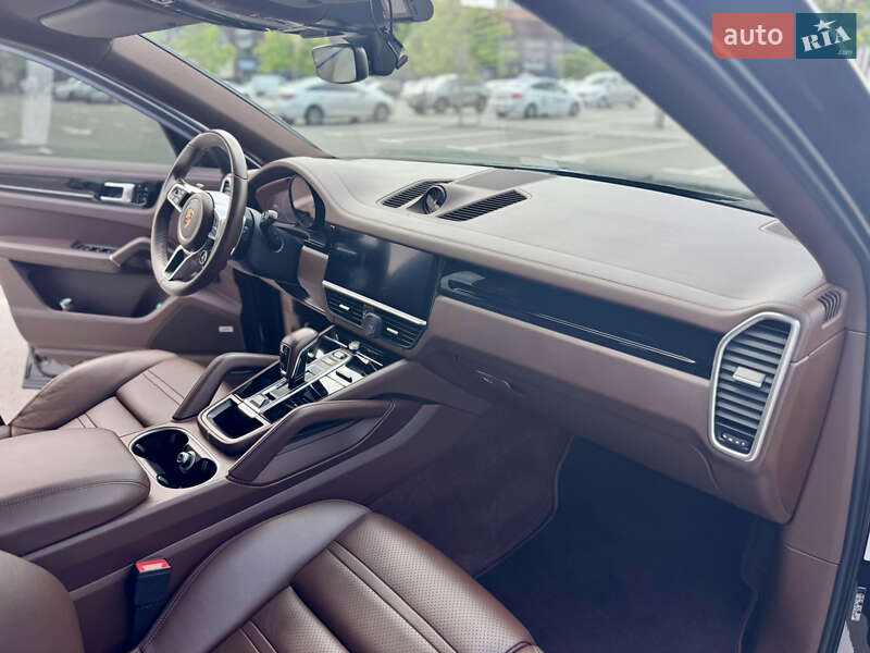 Позашляховик / Кросовер Porsche Cayenne 2019 в Києві