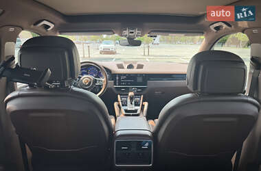 Внедорожник / Кроссовер Porsche Cayenne 2019 в 