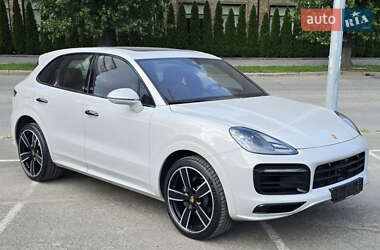 Позашляховик / Кросовер Porsche Cayenne 2022 в 