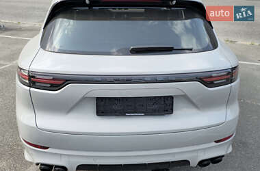 Позашляховик / Кросовер Porsche Cayenne 2022 в 