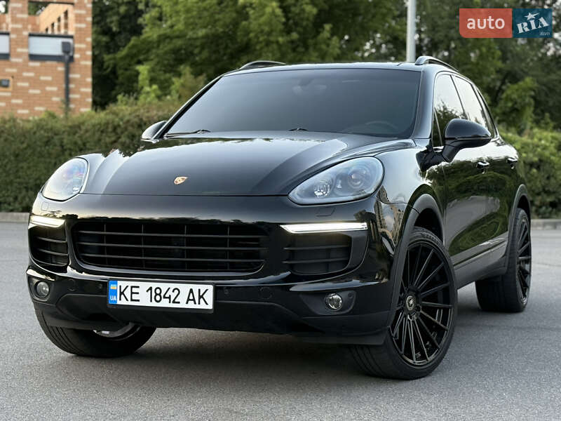 Позашляховик / Кросовер Porsche Cayenne 2017 в Києві