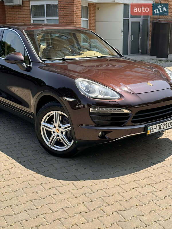Внедорожник / Кроссовер Porsche Cayenne 2013 в Одессе