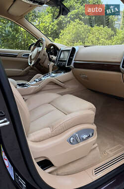 Внедорожник / Кроссовер Porsche Cayenne 2013 в 