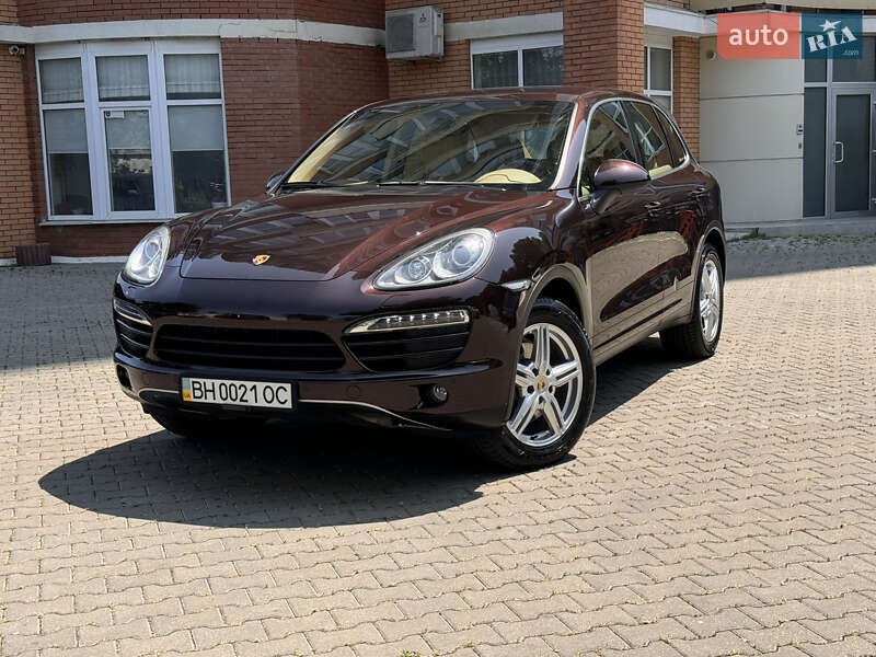 Внедорожник / Кроссовер Porsche Cayenne 2013 в Одессе