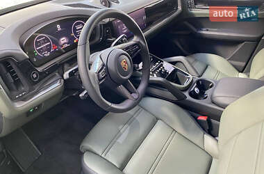 Внедорожник / Кроссовер Porsche Cayenne 2023 в 