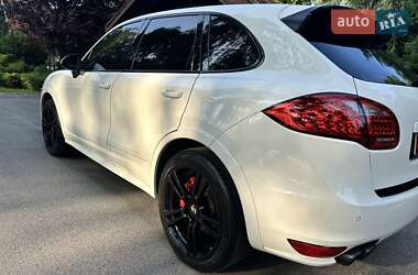Позашляховик / Кросовер Porsche Cayenne 2010 в 