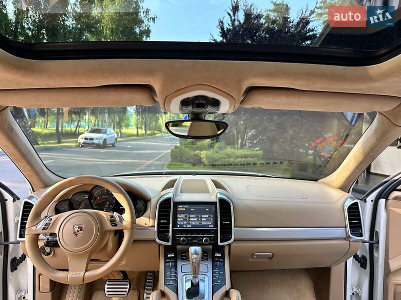 Внедорожник / Кроссовер Porsche Cayenne 2010 в Киеве