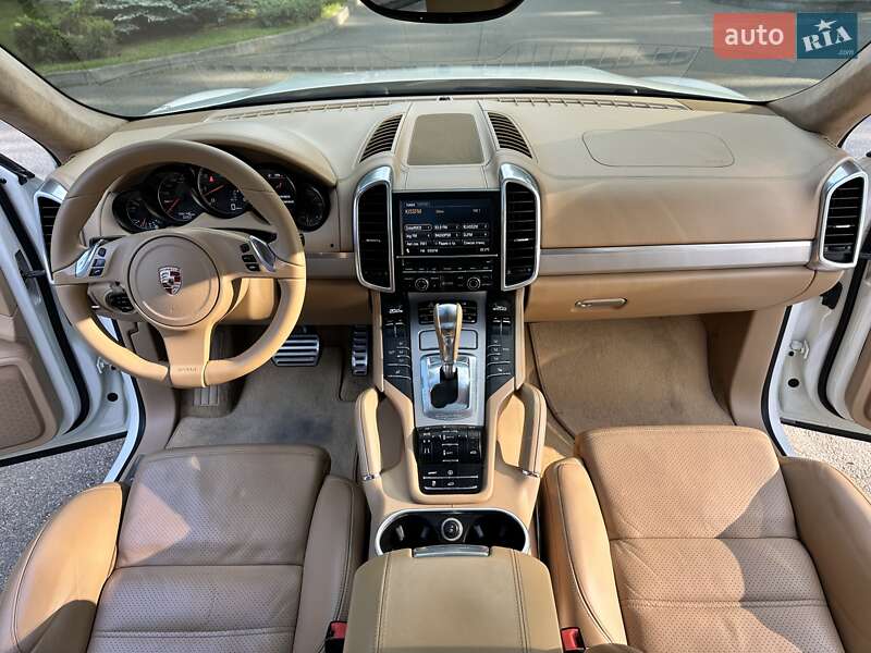 Внедорожник / Кроссовер Porsche Cayenne 2010 в Киеве