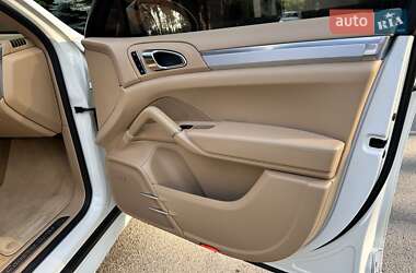 Позашляховик / Кросовер Porsche Cayenne 2010 в 