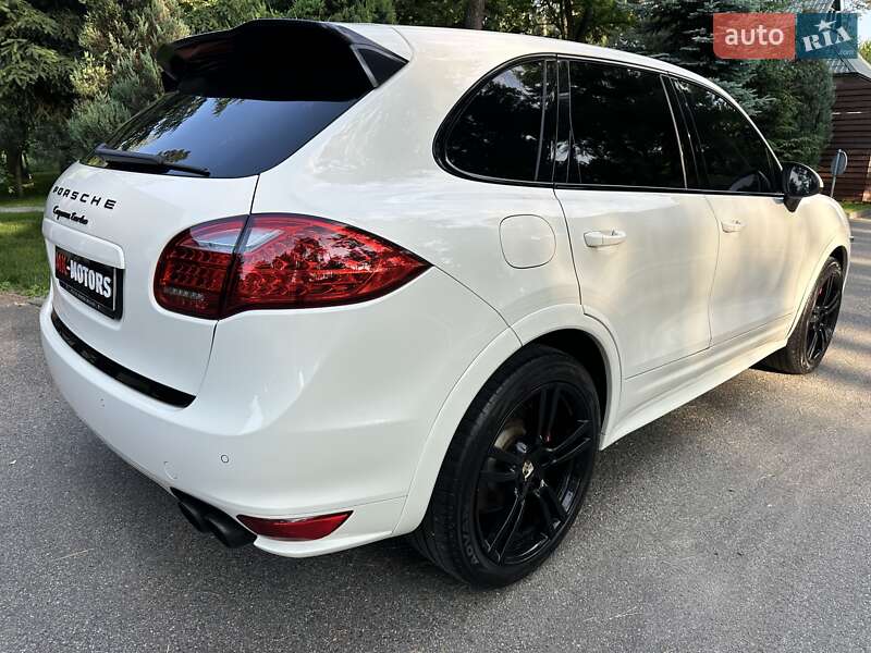 Внедорожник / Кроссовер Porsche Cayenne 2010 в Киеве