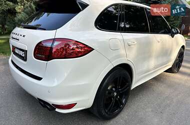 Позашляховик / Кросовер Porsche Cayenne 2010 в 