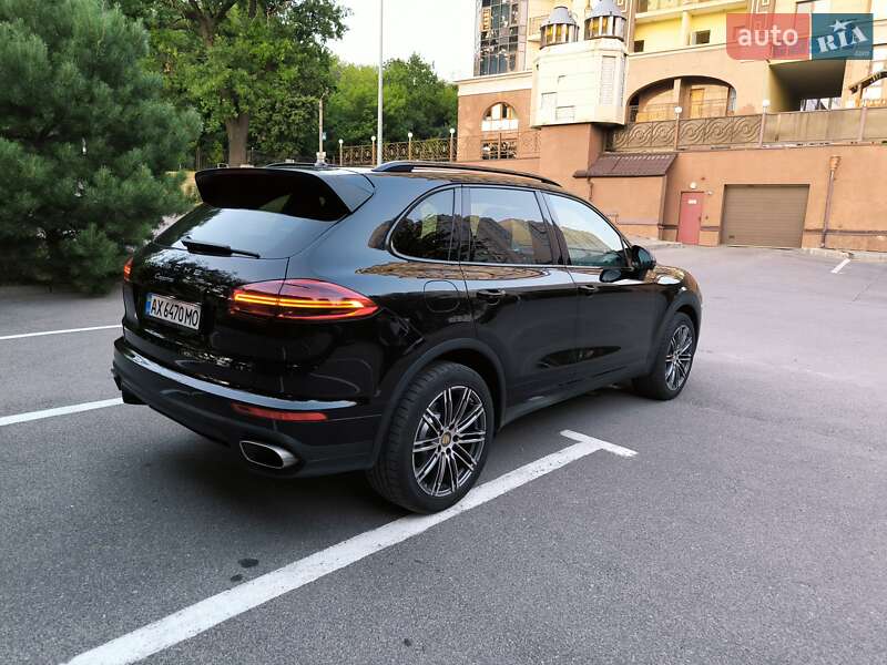 Внедорожник / Кроссовер Porsche Cayenne 2015 в Харькове