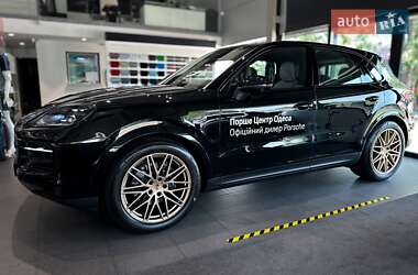 Внедорожник / Кроссовер Porsche Cayenne 2024 в 