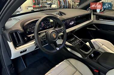 Внедорожник / Кроссовер Porsche Cayenne 2024 в 