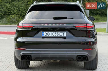 Внедорожник / Кроссовер Porsche Cayenne 2018 в 
