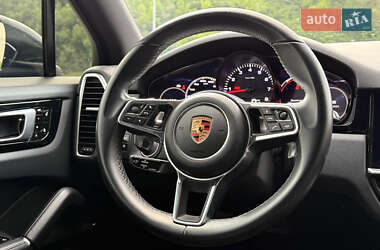 Внедорожник / Кроссовер Porsche Cayenne 2018 в 