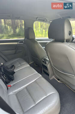 Внедорожник / Кроссовер Porsche Cayenne 2004 в 