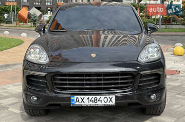 Внедорожник / Кроссовер Porsche Cayenne 2015 в 