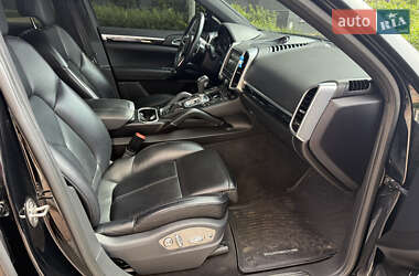 Внедорожник / Кроссовер Porsche Cayenne 2015 в 