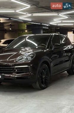 Внедорожник / Кроссовер Porsche Cayenne 2019 в 