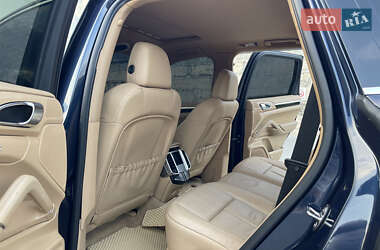 Внедорожник / Кроссовер Porsche Cayenne 2012 в 