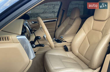 Внедорожник / Кроссовер Porsche Cayenne 2012 в 