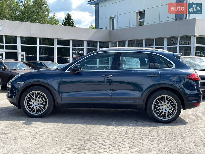Позашляховик / Кросовер Porsche Cayenne 2012 в 