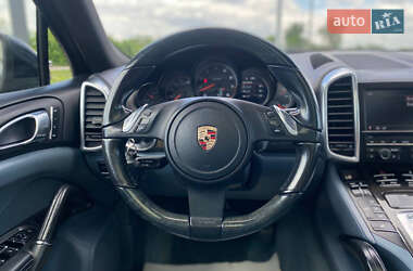 Позашляховик / Кросовер Porsche Cayenne 2012 в 