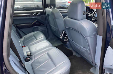 Позашляховик / Кросовер Porsche Cayenne 2012 в 