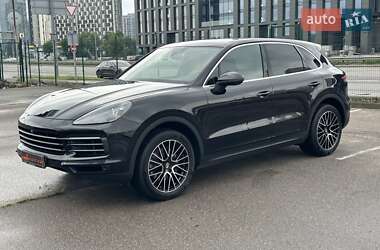 Внедорожник / Кроссовер Porsche Cayenne 2018 в 