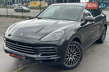 Внедорожник / Кроссовер Porsche Cayenne 2018 в 