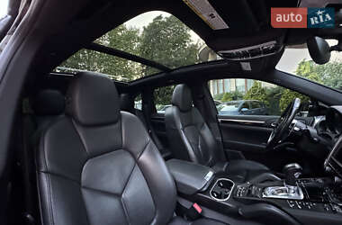 Внедорожник / Кроссовер Porsche Cayenne 2015 в 