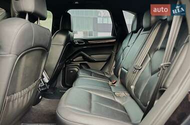 Внедорожник / Кроссовер Porsche Cayenne 2013 в 