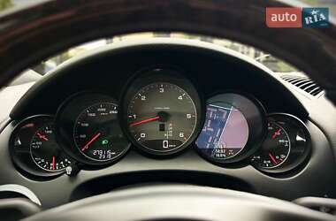 Внедорожник / Кроссовер Porsche Cayenne 2013 в 